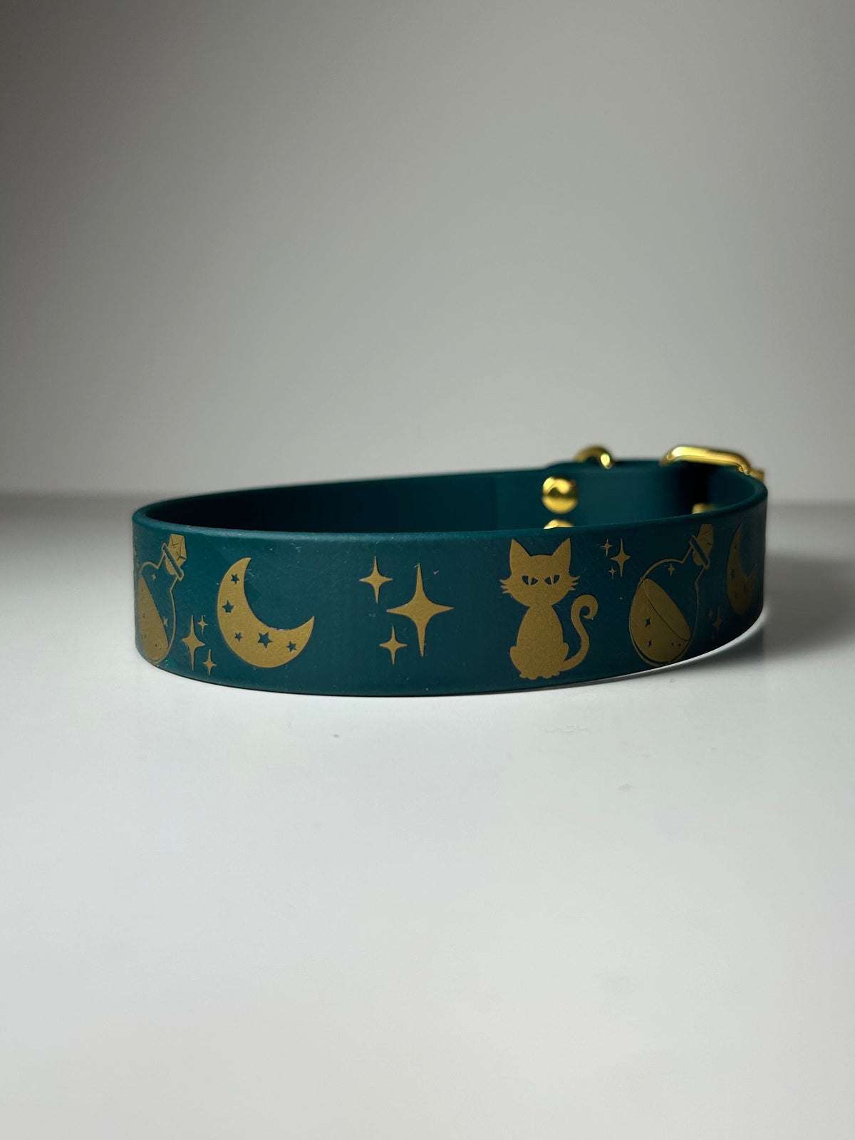 Collier ensorcelé